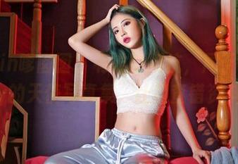 Feilin嗲囡囡 – 有谁能抵抗，周于希dummy的天使写真集，让我查错资料了！