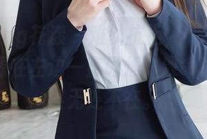 HuaYang花漾 – 难以抗拒，玥儿玥er的制服资源在左边一直闪烁，致命吸引力果然无处不在。