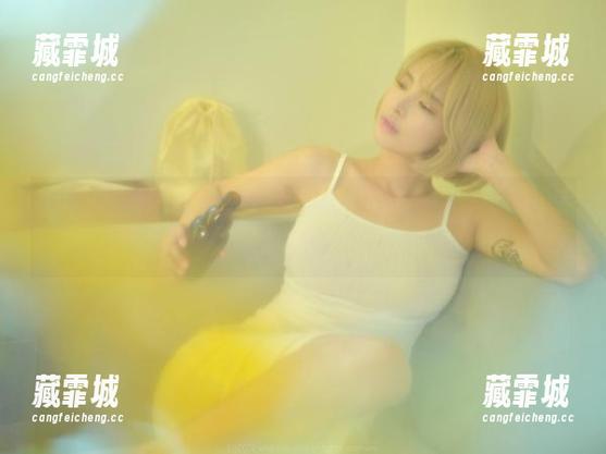 Hyoyeon(김효연)学妹的这款cos套图，好奇更多幕后故事，谁来泼我一盆冷水？