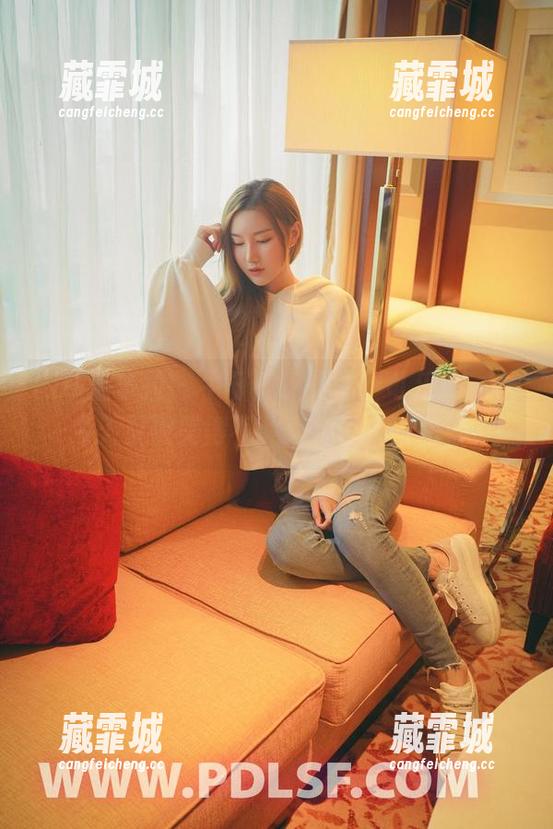 PDL潘多拉-可乐Vicky PDL潘多拉 - 牛仔裤、美图、可乐Vicky-今天又被美得不敢直视了,该怎办?