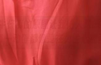 ROSI牛仔裤的原图让我陷入深思，照片的每一动静都像是在为生活插画…