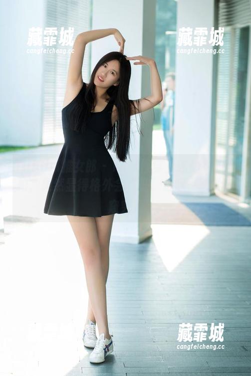 TuiGirl推女郎-Yu佳妮 TuiGirl推女郎 - Yu佳妮穿上连体衣的私拍,果然显得格外会“贴”近呀~图片一窥究竟