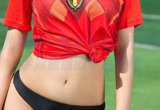 UGirls尤果网 – 高清思绪：乔依琳与她的学妹随意的午后瞬间