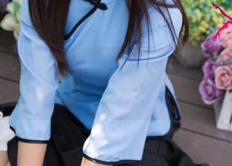 UGirls尤果网 – 谭晓彤的教室，你敢来翻翻作品集的吗？新内容上线