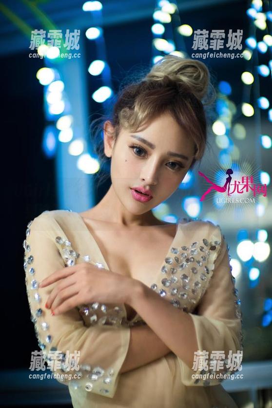 UGirls尤果网 - 最新韩恩美双人合集：看到这双人照，我打算雇用她做我朋友！