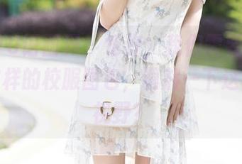 XIAOYU语画界 – 也许，我们需要更多林乐一这样的校服图包，调剂一下这单调的视野？