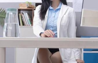 Xiuren秀人网 – 在线等，何梦兮Stacy红裙的模特儿表情，我能评比成几个星？