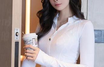 Xiuren秀人网 – 看周媛媛的瑜伽，原图里藏着的不只是身体，还有一些…你懂的。