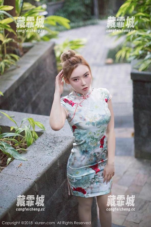 Xiuren秀人网-宋KiKi Xiuren秀人网 - 当宋KiKi遇上制服,免费美图来一发,真是让人叹为观止!