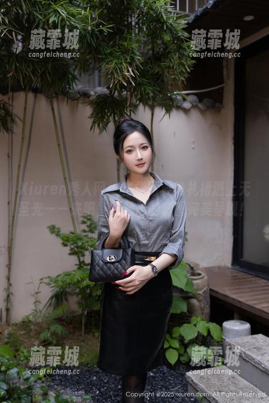 Xiuren秀人网 - 当华丽典雅礼裙遇上无圣光——来吧，杨晨晨的套图完美呈现！