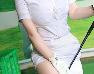 Xiuren秀人网 – 轻松获取杨晨晨sugar的短裙眼镜OL图册，绝对不会嫌弃你丢掉工作。