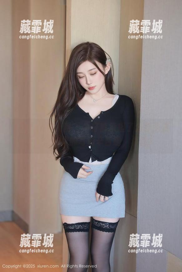 Xiuren秀人网-爱酱里 Xiuren秀人网 - 牛仔裤承担了怎样的责任?爱酱里的写真辛苦啦,真的!