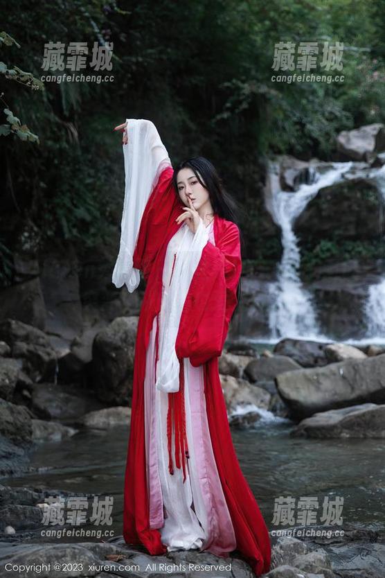 Xiuren秀人网-王俪丁 Xiuren秀人网 - 精选美足,王俪丁画风突变,从此我也爱上脚了!