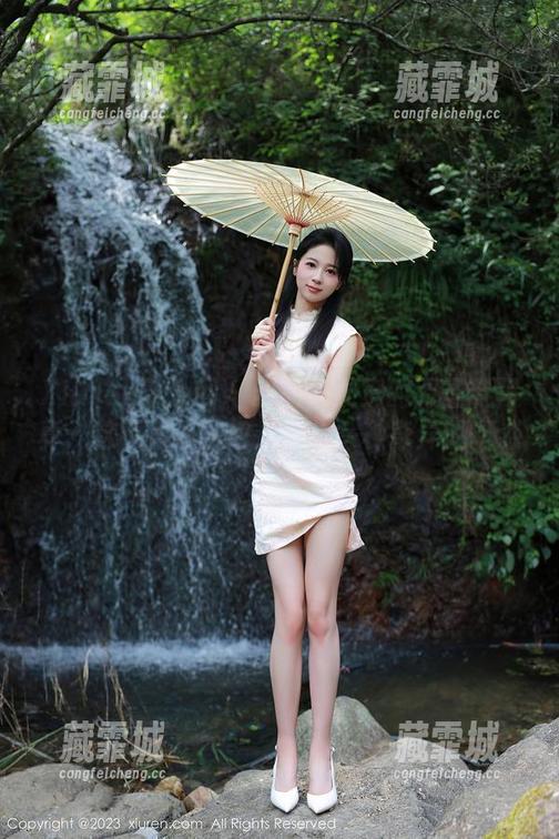 Xiuren秀人网-邹晶晶女王 Xiuren秀人网 - 邹晶晶女王的万圣节写真:这不只是图包,更是一种奇异的诱惑