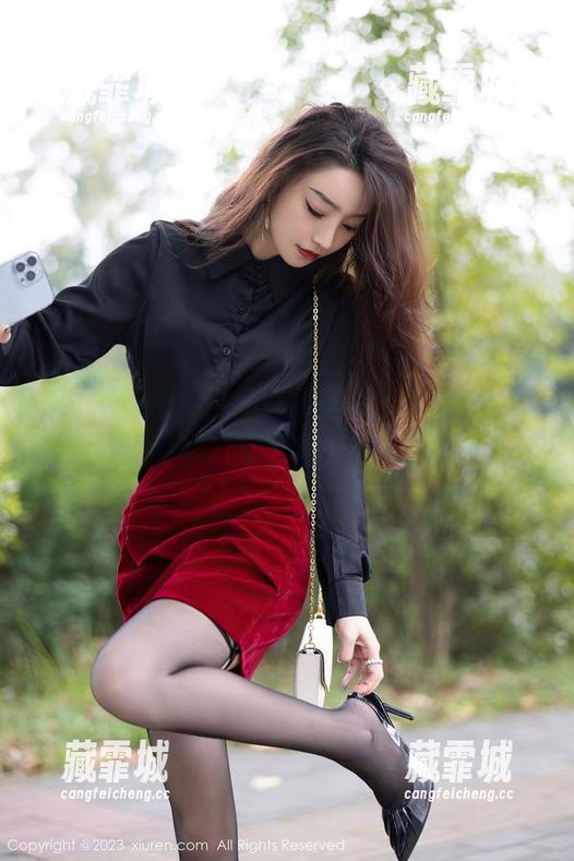 Xiuren秀人网-香澄在东京 Xiuren秀人网 - 一本图集:香澄在东京的女神印象,快来拿走你的点赞吧!