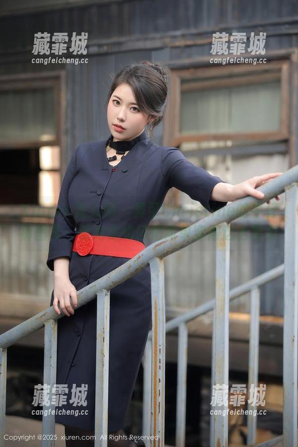 Xiuren秀人网-黄可Christine Xiuren秀人网 - 黄可Christine的牛仔裤图集:看她是如何把简单穿得这么复杂