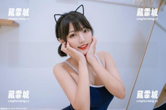 lovely呆玄 听说T恤是“懒人”的选择,但lovely呆玄的私房美图却让我眼前一亮,别有一番风味。
