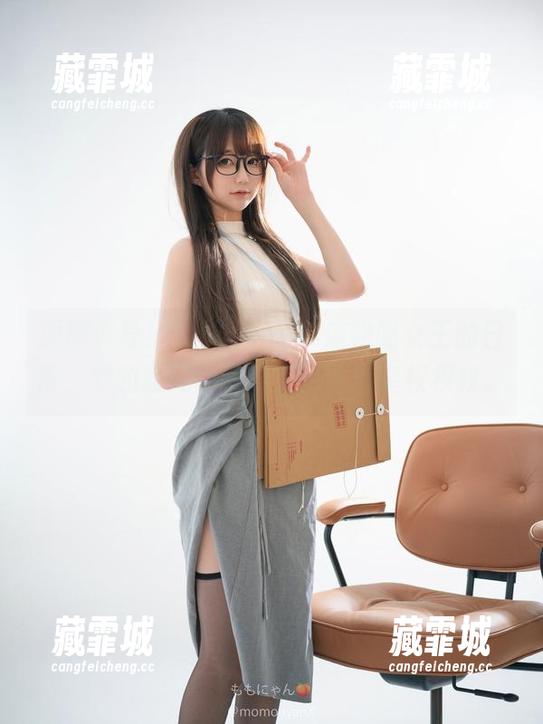 nagisa魔物喵 原图现身!分享nagisa魔物喵女王的日常,她的霸气让我不自觉拿起皇权权杖。