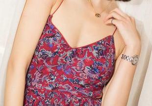 克拉女神 – 看！汤怡全套透明图集，这简直是衣服的反向心理战！
