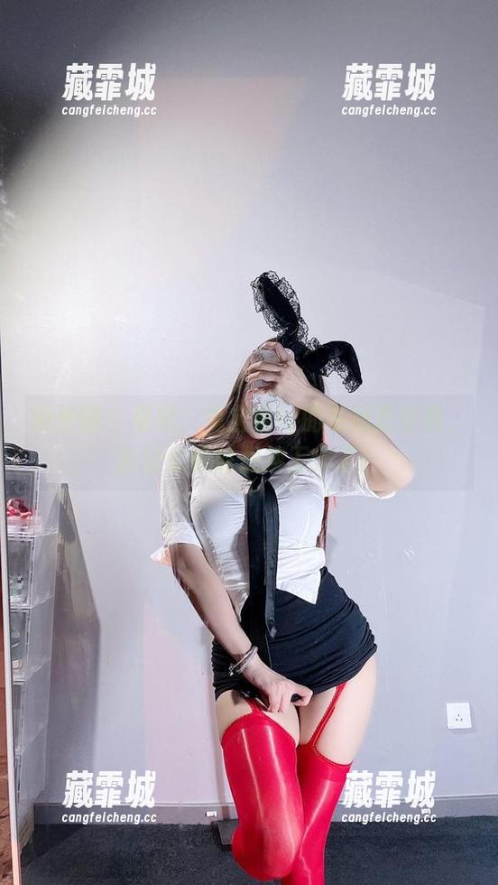 兔宝妮to 微密圈 - 看吧,兔宝妮to的在线职业装,能让你顿时想换工作了!