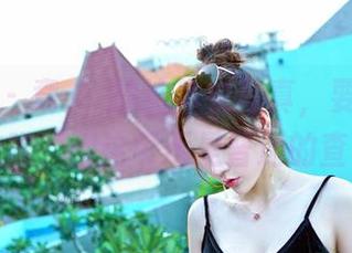 嗲囡囡 – 章芃芃的连体衣写真，要不要下载来瞧瞧？但这可不是普通的查看哦。
