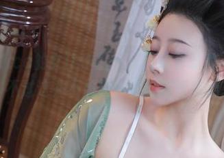 奈汐酱Nice的女仆作品——若隐若现的温柔，咳，不过这并不妨碍我暗暗反复咀嚼。