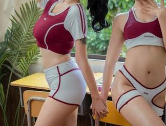 下载这本奈汐酱Nice的红爵夫人写真集，难道你还没见过这样的大牌气场？