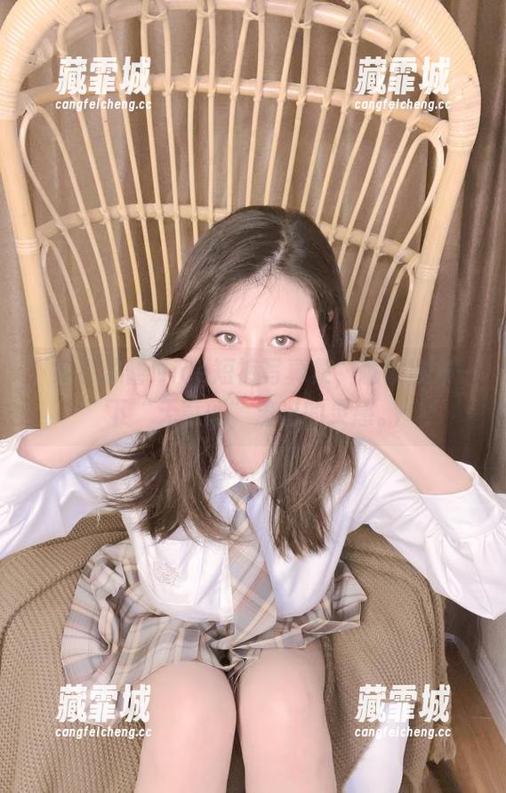 奈汐酱Nice 下载奈汐酱Nice短裤写真集,顺便收集一下“无意间”流出的灵感。