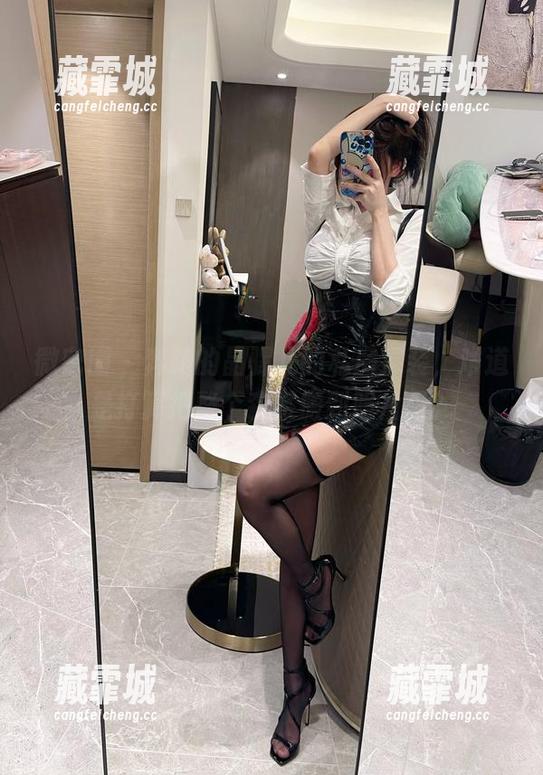 奔跑的晶骡儿 微密圈 - 奔跑的晶骡儿的私房绿装,难道是打算把整个森系搬到照片里?