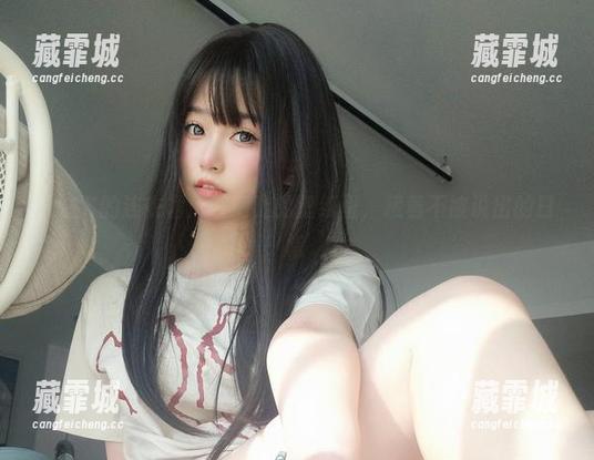 女主K 女主K的连衣裙:在墙上的壁纸里,藏着不被说出的日常