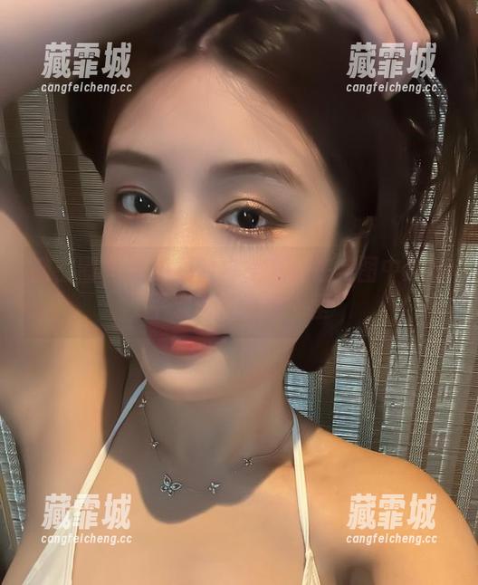 奶雯 微密圈 - 看奶雯的白裙怎么在美图中演绎‘平淡也有春风十里’