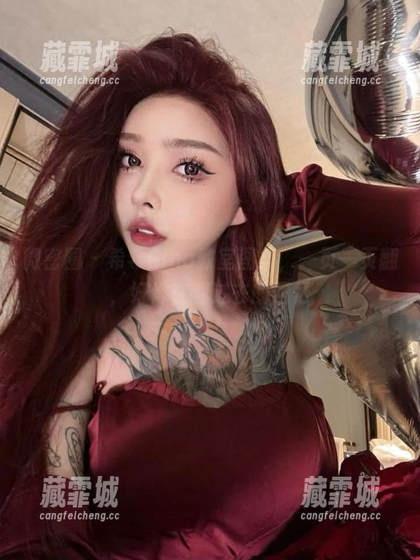 微密圈 - 希希Gina教室图集，一页一页翻，好像在翻过去的回忆