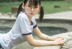 幼水铃衣：又一波美图更新，皮衣穿搭亮点都在这儿！