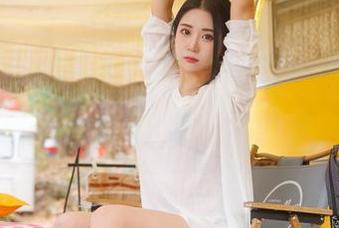 最新普美Bomi(보미)浴缸套图，水花四溅，也没忘卖个萌