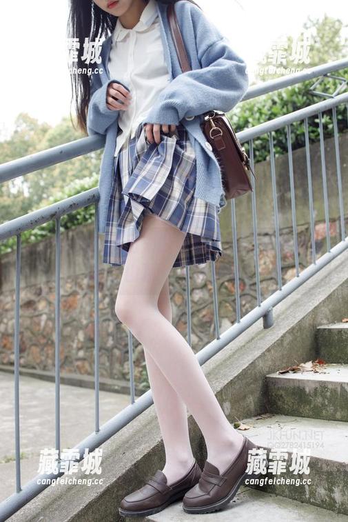 森萝财团 森萝财团捣腾出来的更新,让印花衣白丝吹上山顶:不服来辩!