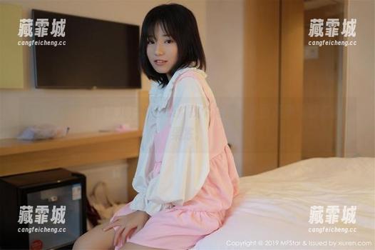 模范学院-小果冻儿 模范学院 - 小果冻儿户外合集:找个角落,上面开满没穿衣服的果冻。