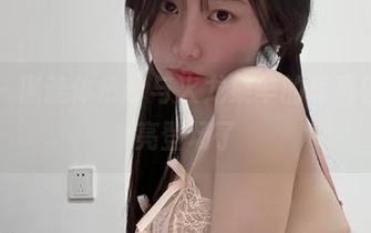 微密圈 – 黑连体吊带与火龙果羊的写真碰撞，闪亮登场了
