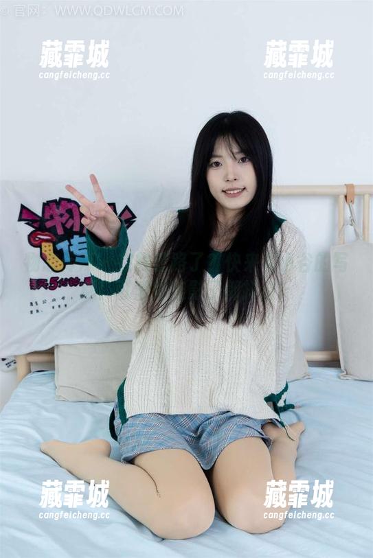 物恋传媒-小谷 物恋传媒 - 在线迷路了?快来看小谷的写真!可爱得连影子都抖动!