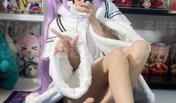 白栎Shirly私拍全程无滤镜：圣诞节才不是买买买，而是我这颤抖的手和拼命拍的眼！