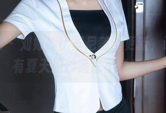 秀人网 – 刘婷婷比基尼美图更新，谁说没有夏天的沙滩也不能撩？