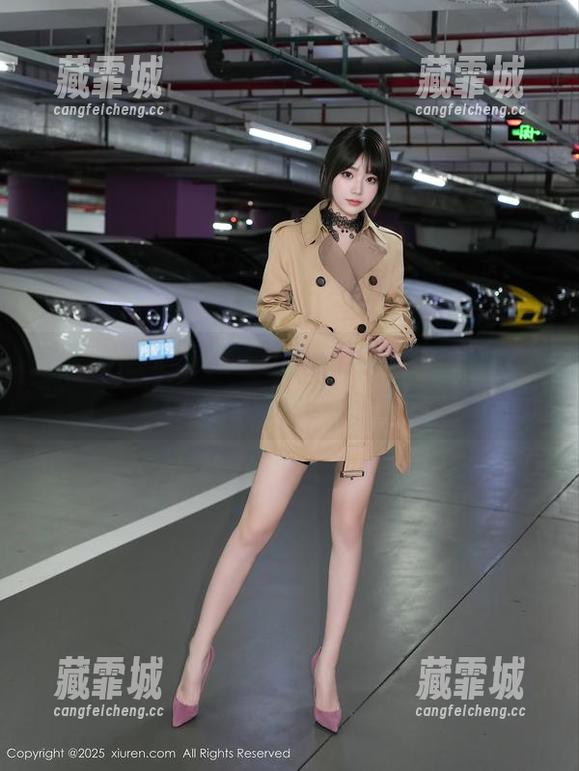 秀人网-孟狐狸FoxYini 秀人网 - 别眨眼——孟狐狸FoxYini的高清图库眼镜作品