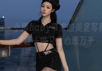 秀人网 – 小雨baby带来的美足写真精选，轻轻一瞥又是心思万千