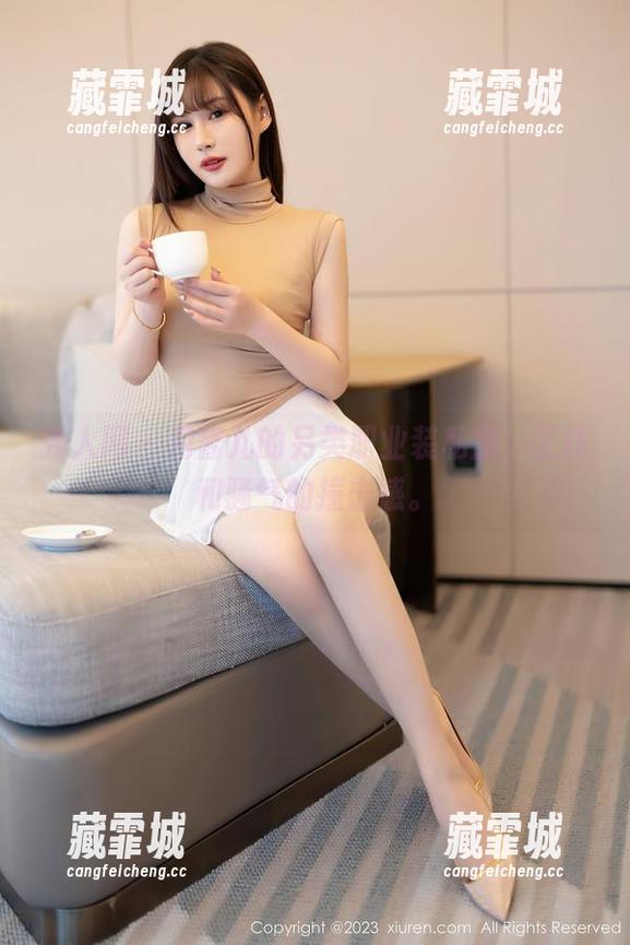 秀人网-月酱儿 秀人网 - 月酱儿的另类职业装私房,工作和骚气的撞击感。