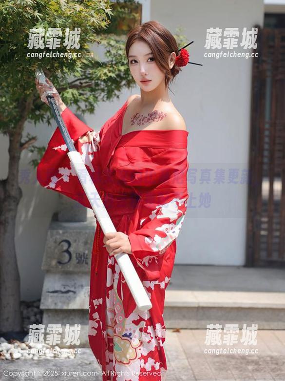秀人网-林文文 秀人网 - 看林文文的比基尼写真集更新,蓝天白云还是配不上她