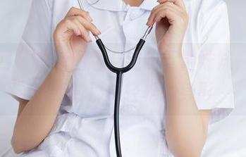 秀人网 – 最新图包：猫咪巨臀妹妹，户外散步时那抹轻松的身影