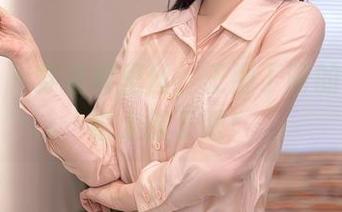 秀人网 – 穿着裤里丝，王俪丁呀的写真壁纸太撩了吧！