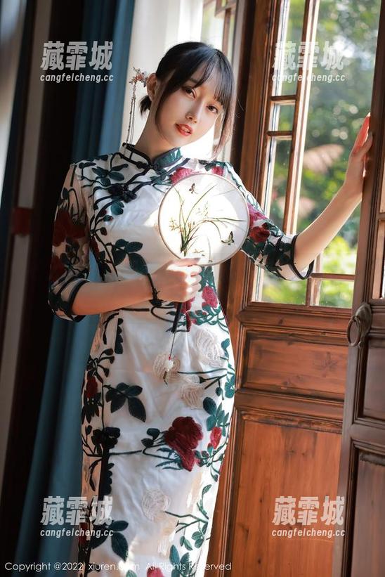 秀人网-糯美子MINIbabe 秀人网 - 糯美子MINIbabe敲响JK的钟声:原图与精选的奇妙醍醐