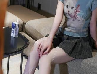 秀人网 – 谁说运动不能性感？苏苏阿的写真套图来反驳！