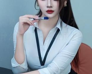秀人网 – 免费的短裙图册，不知道菲菲吃不胖是什么神仙，竟然要用上百种姿势展示！