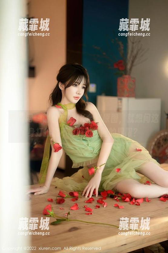 秀人网-谢小葱 秀人网 - 谢小葱的JK全套原图,就想问这身打扮能不能突破校园的界限?